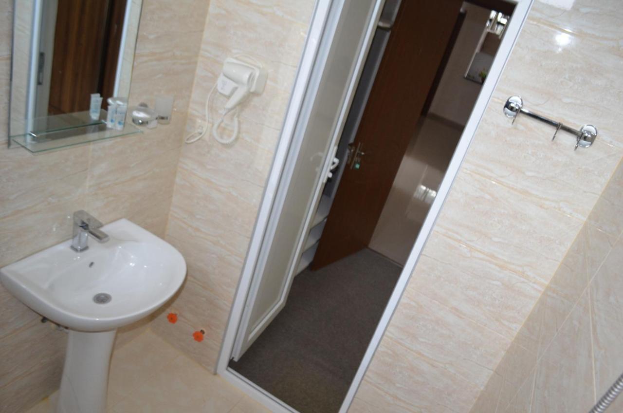 Balu Hotel Kobuleti Ngoại thất bức ảnh